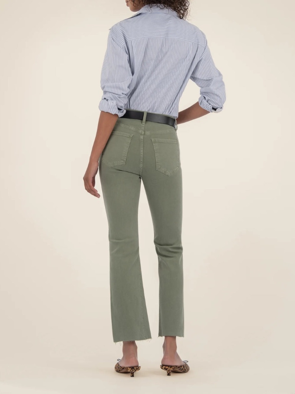 Kut from the Kloth high rise Kelsey fab ab ankle flare - Picture 2 of 9